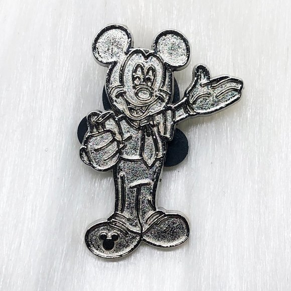 🔮 5/$25 Disney Mickey Mouse‎ Pin Traders Icons Chaser Pin - Picture 1 of 4